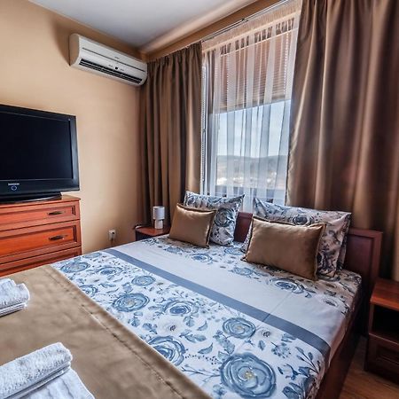 Апартамент Грация Veliko Tarnovo Buitenkant foto